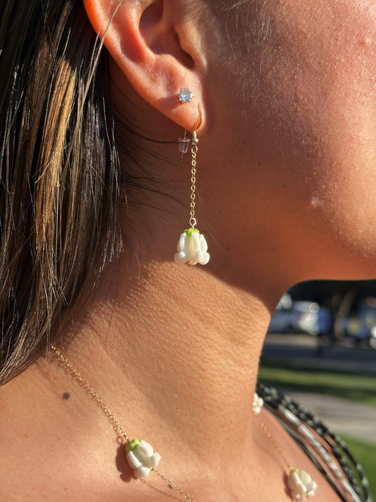 Puakalaunu chain earrings